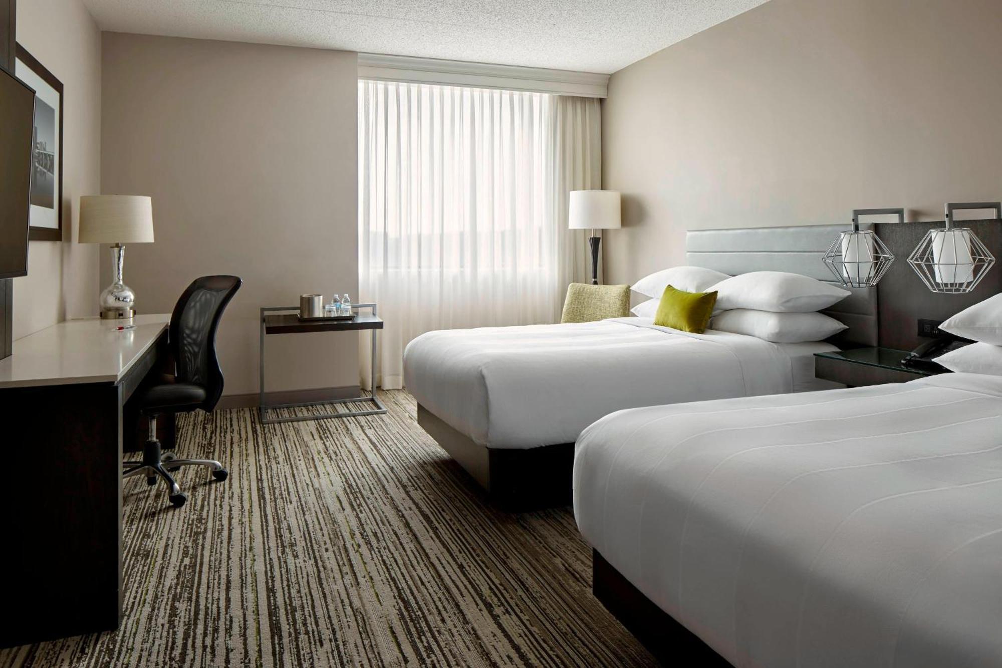 Marriott Hartford/Windsor Airport Hotel Exterior photo