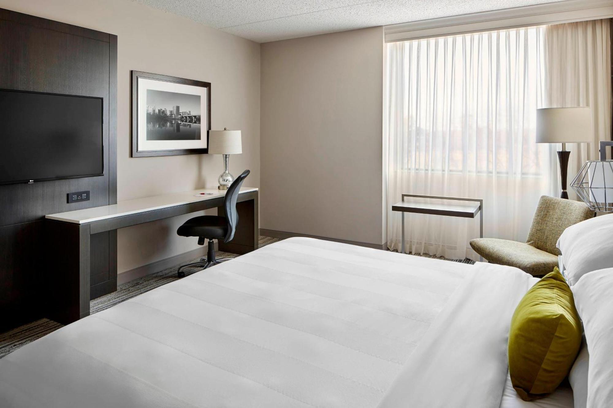 Marriott Hartford/Windsor Airport Hotel Exterior photo